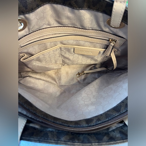 Michael Kors Jet Set Signature Logo Tote Handbag Purse 30S11TTT4B-200 in Brown - Picture 6 of 9